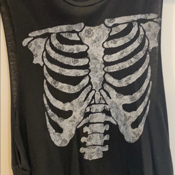 COPY - Sleeveless Skull shirt - Picture 1 of 2